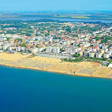 Sunny Right By The * 比比翁