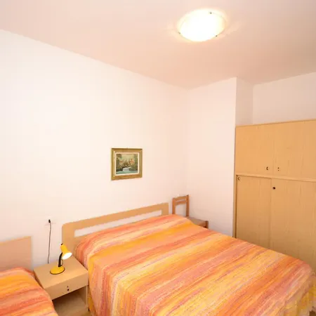 Sunny Right By The Apartment *